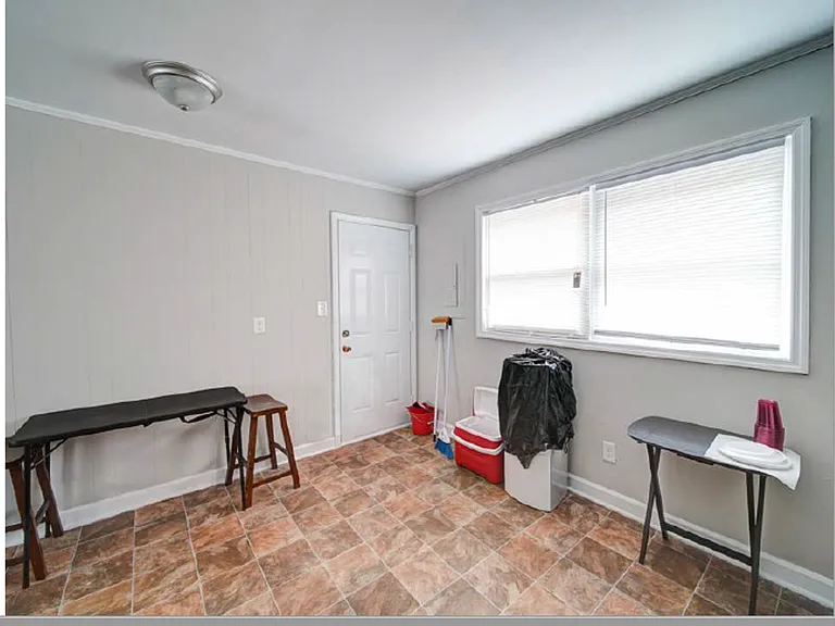 357 Freedom St SW — Photo 6