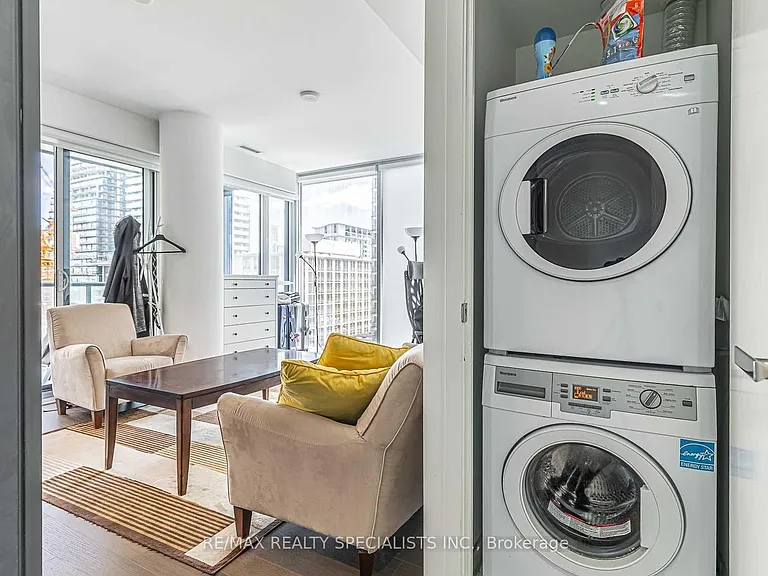 15 Grenville St #609 — Photo 38