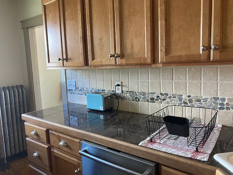 84 Park Ave — Photo 16