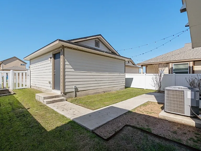 18332 Cumberland Gap St — Photo 26