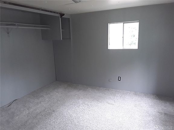 5th image of 763 Kingston Ct NE