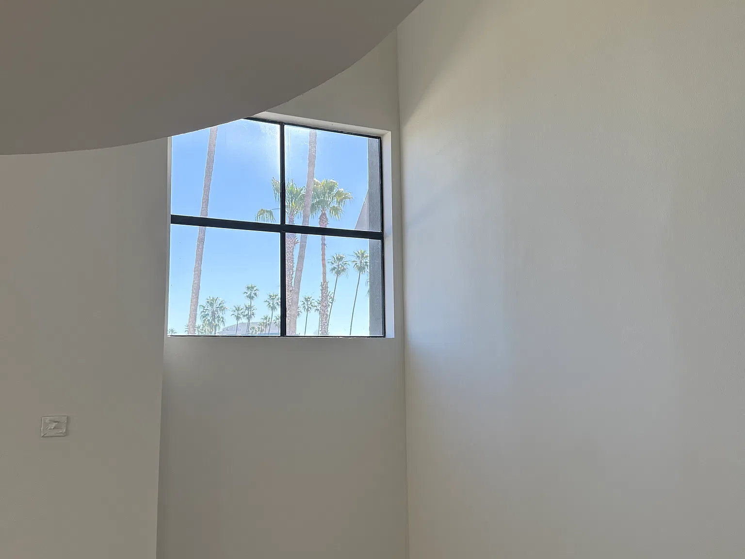2 bed, 1750 sqft, $5,675 — Photo 3