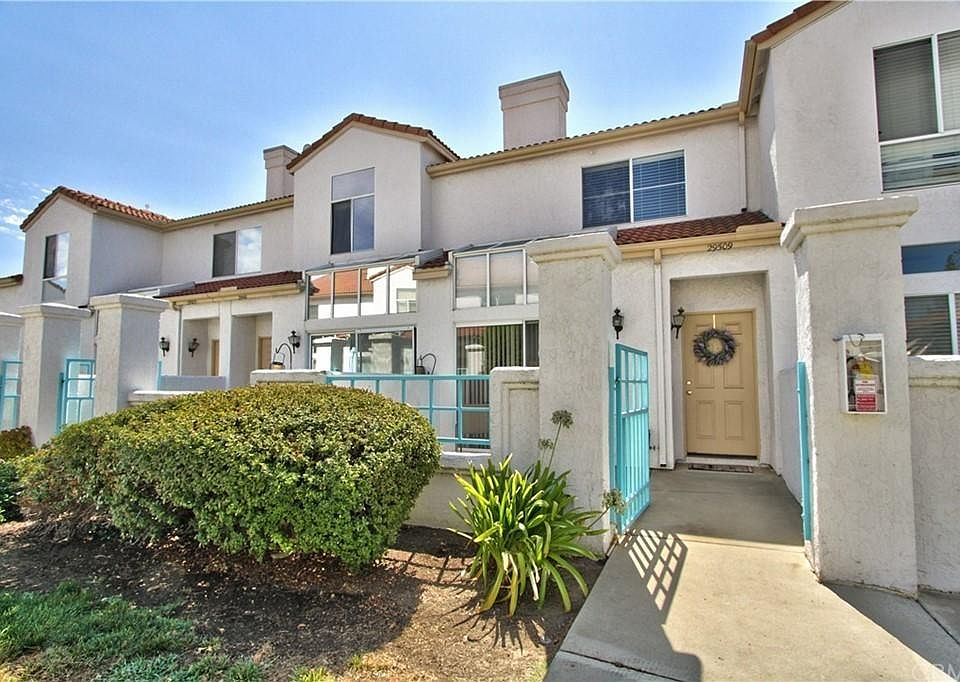 Private patio entry