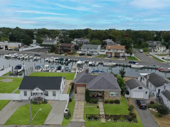 768 S Hickory Street, Lindenhurst, NY 11757