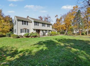 3 Huntzinger Dr, Greenwich, CT 06831