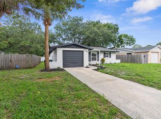 566 36th St SE, Largo, FL 33771