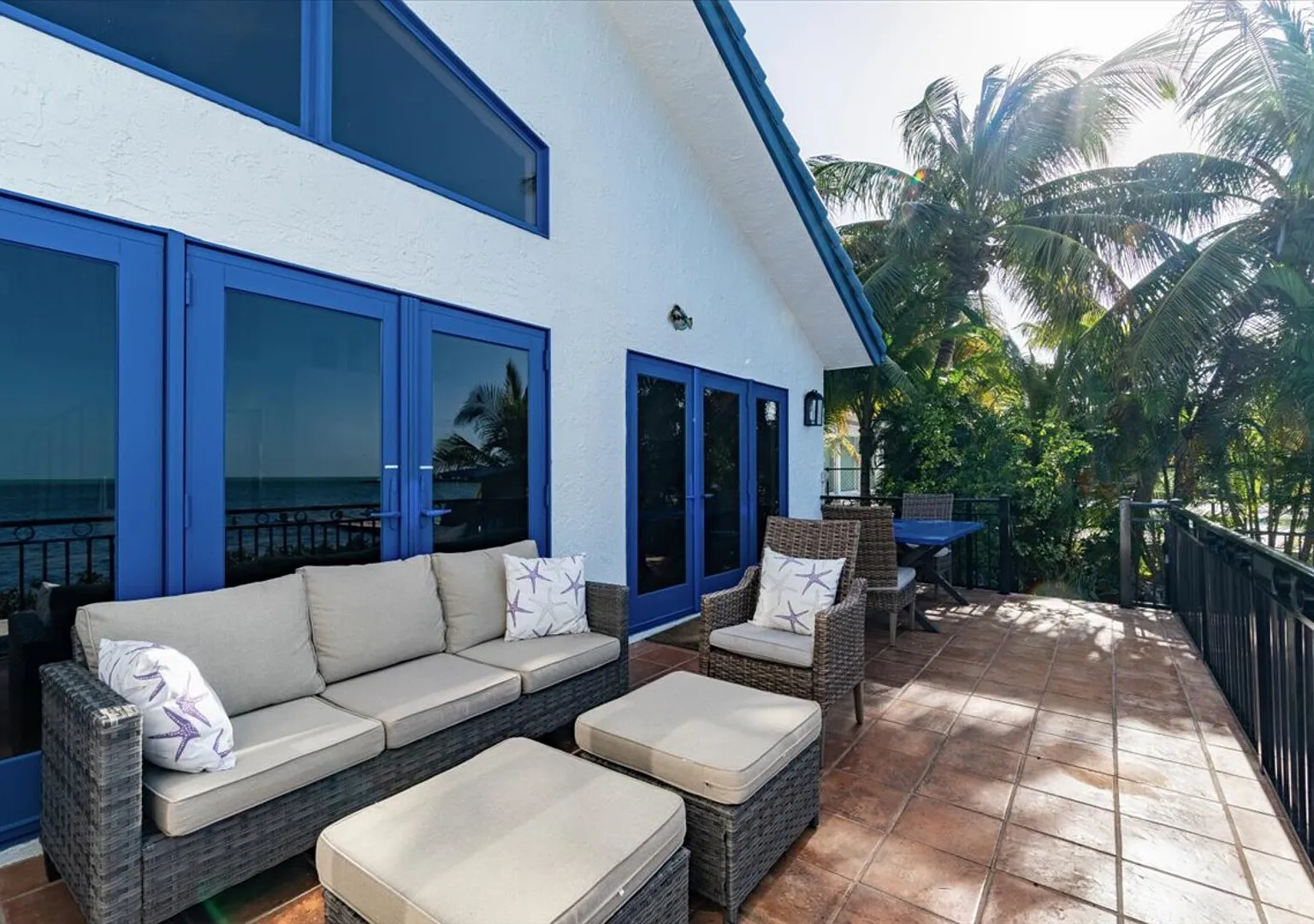 "Casa Azul Villa" - Beautiful Spacious Home with Private Pool, Dock, k — Photo 2