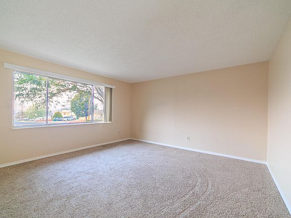 5th image of 4120 Windsor Dr