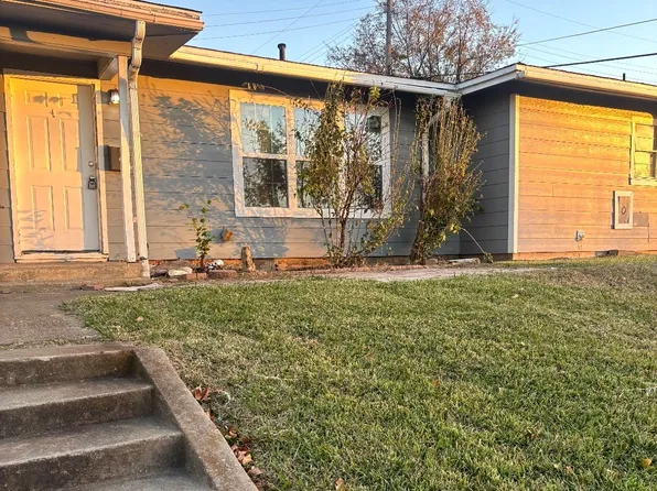 57 Mundt St #B, Denison, TX 75020