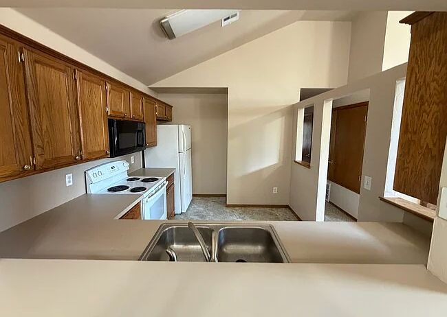 2nd image of 2721 SE 89th Ter #2721