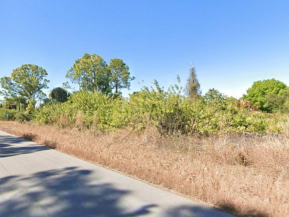 2nd image of 723 Bianca Avenue S