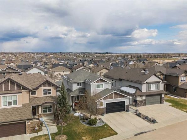 19 W Sorensen Close, Red Deer, AB T4R 0L9