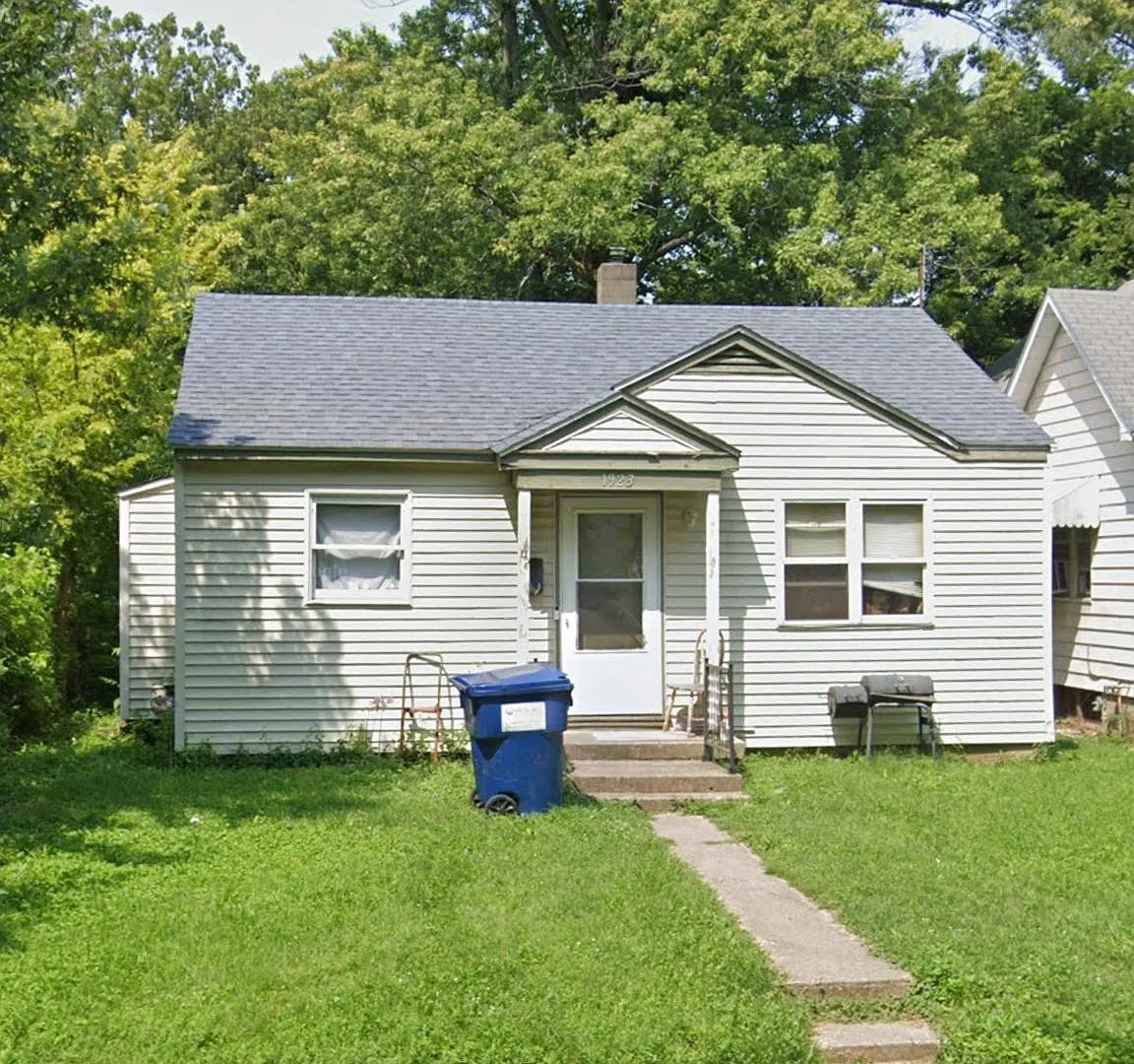 Owner financing / Handyman Special / Investment Opportunity — Photo 1
