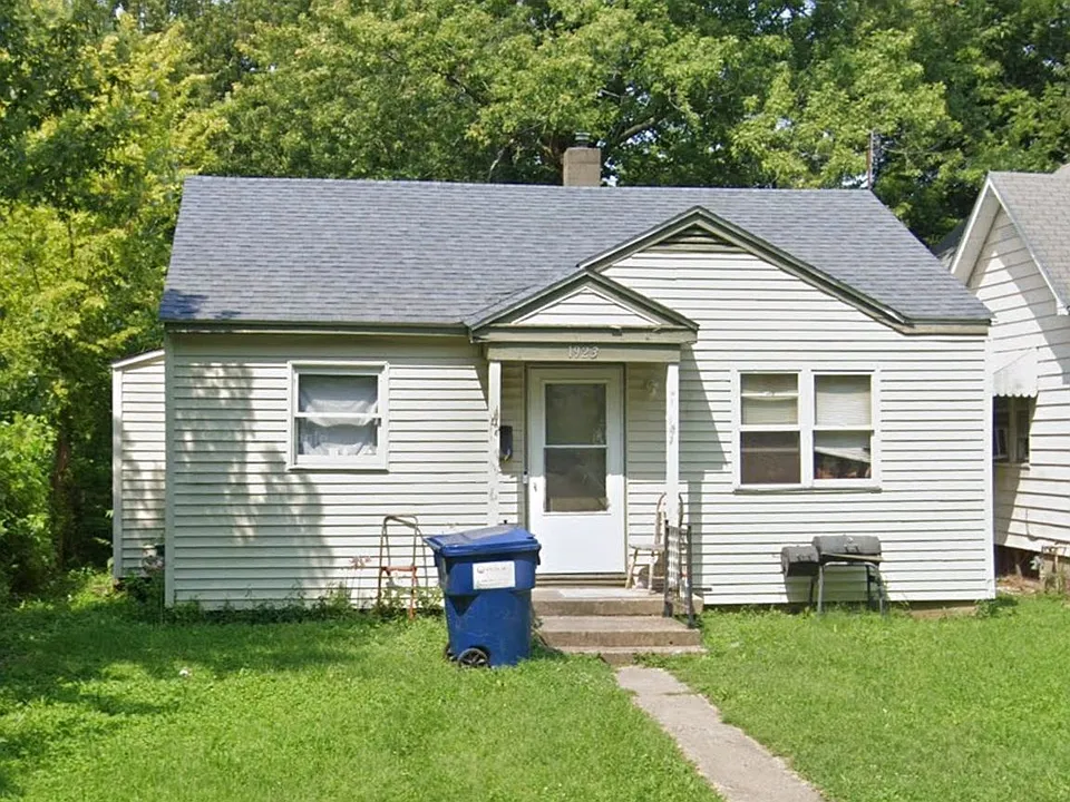 1923 N Church St