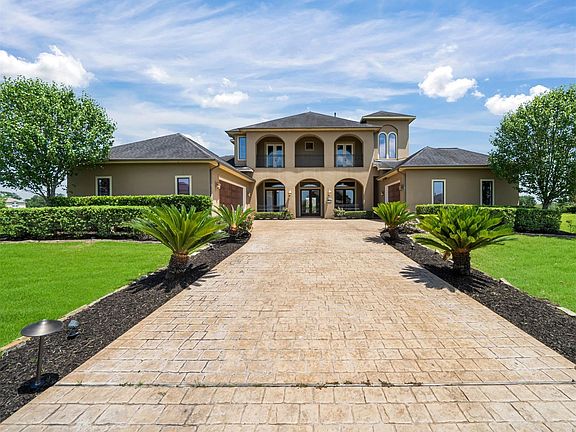 5th image of 8418 Den Oak Dr