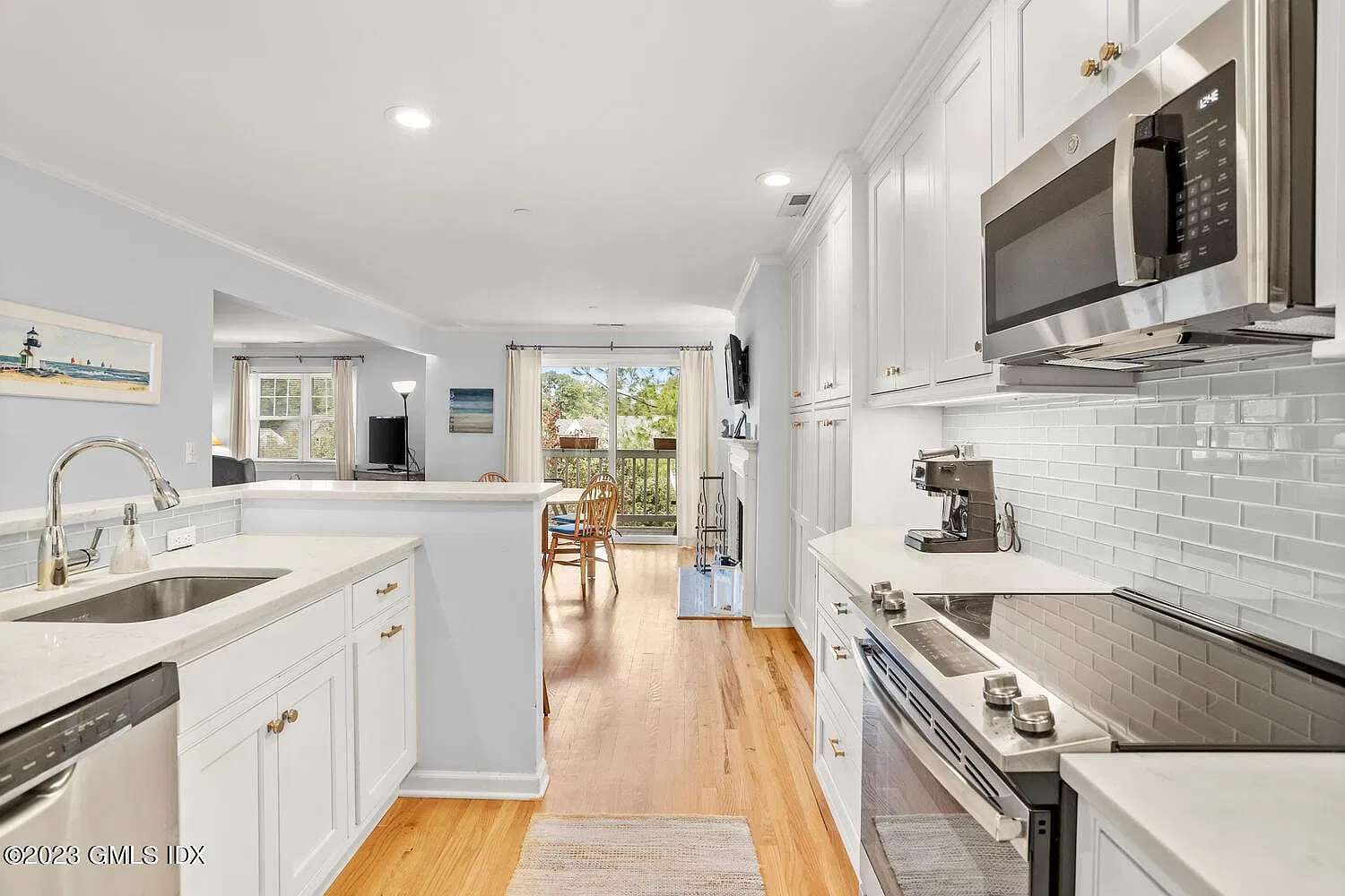 2 bed, 2.0 bath, 1814 sqft, $7,000 — Photo 4