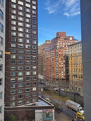 5th image of 155 W 68th St APT 918