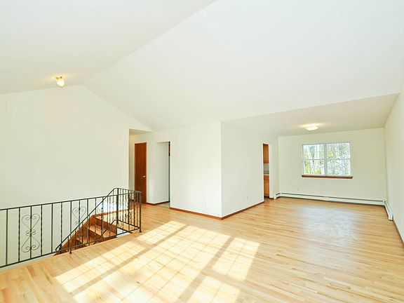 Open & Bright Layout
