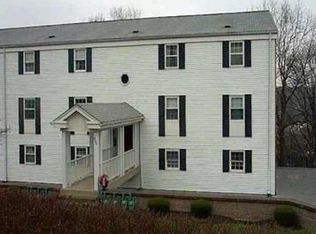 402 Camelot Dr, Pittsburgh, PA 15237