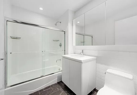 5th image of 90 William St APT 10D