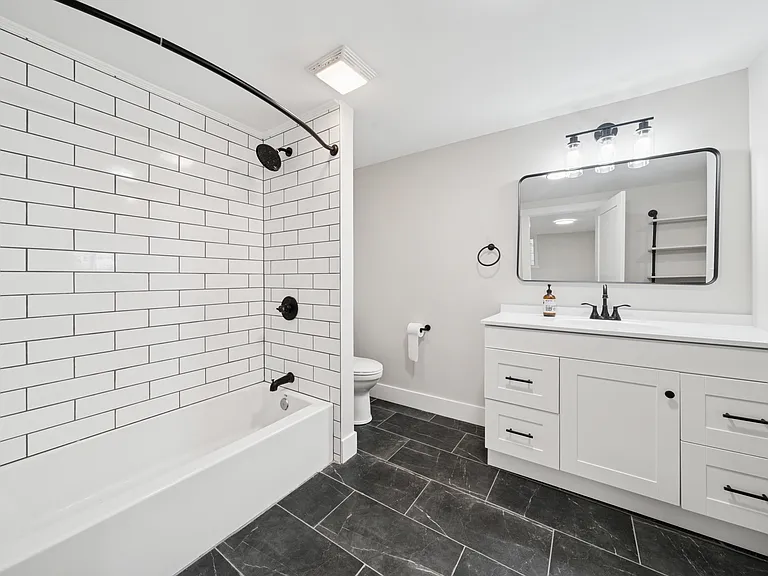 Main Bedroom Bathroom