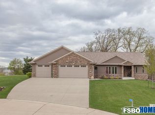 1792 Wenrose Dr NE, North Liberty, IA 52317