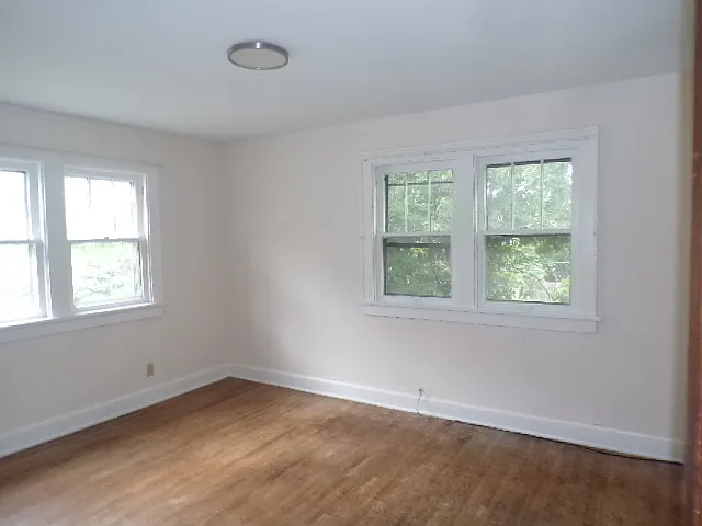 2924 Indianola Ave — Photo 8