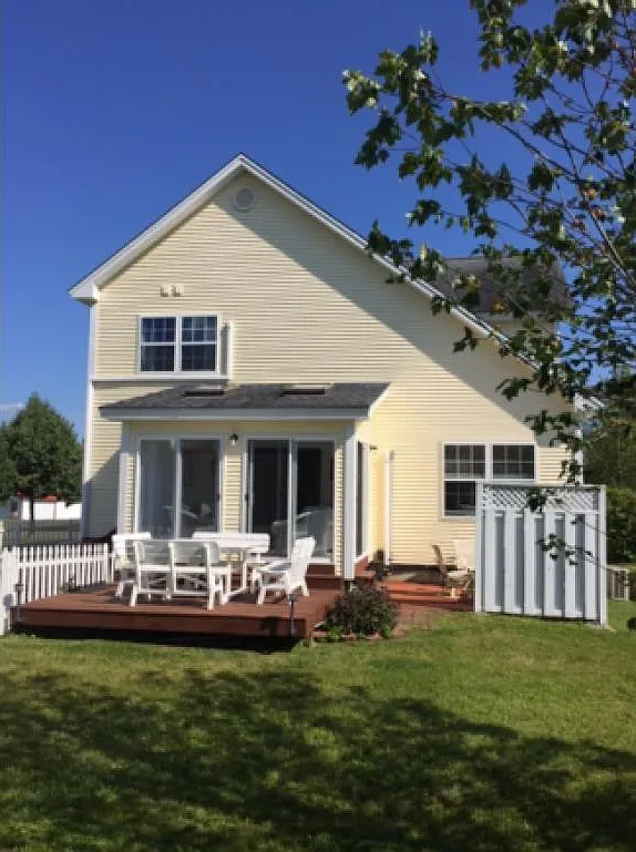 17 Catkin Dr — Photo 2