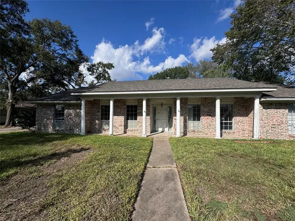 5006 Glenhaven Drive, Baytown, TX 77521