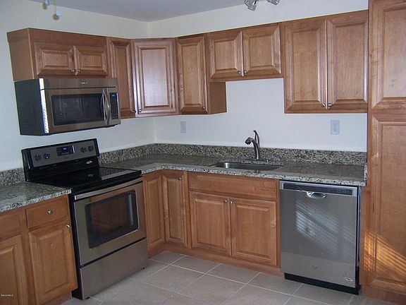 3rd image of 304 Buchanan Ave APT 1