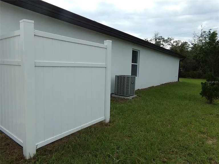2262 Fernwood St #B — Photo 3