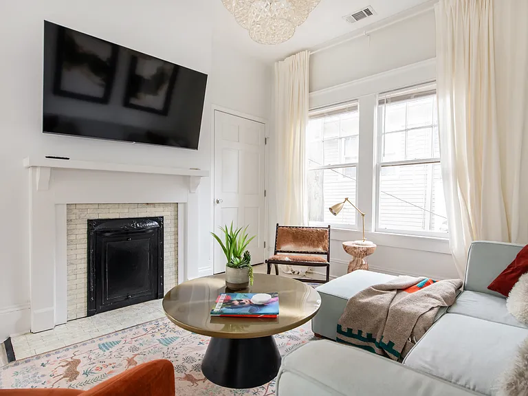 450 N Highland Ave NE #2 — Photo 8