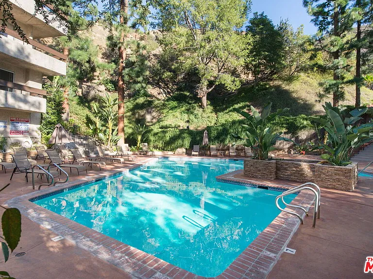 2700 Cahuenga Blvd #1203 — Photo 25