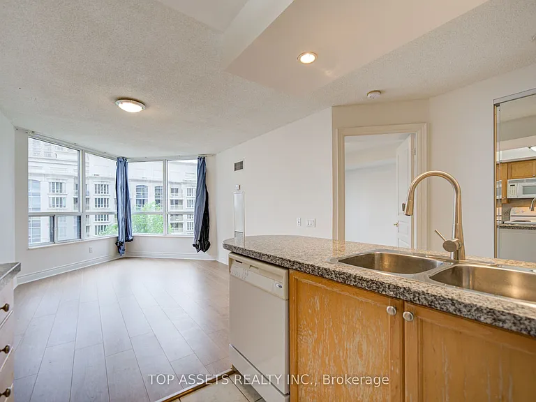 10 Northtown Way #606 — Photo 20