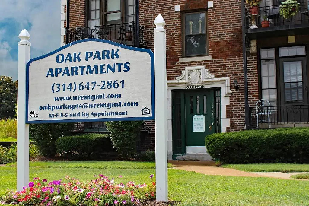 Oak Park Apartments — Photo 1