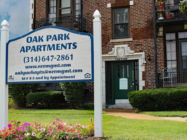 Oak Park Apartments — Photo 1
