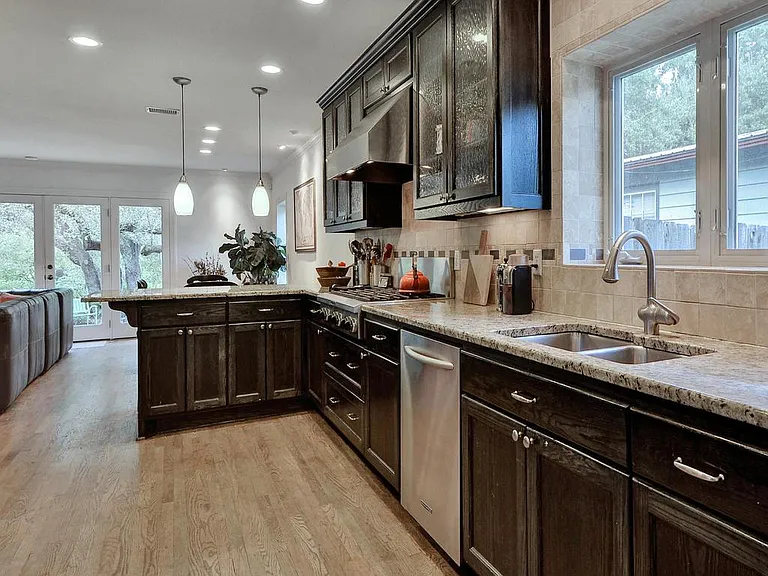 5018 Shoal Creek Blvd — Photo 17