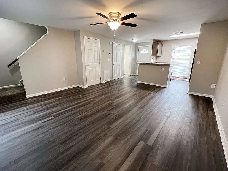 Woodhills Apartments — Photo 82