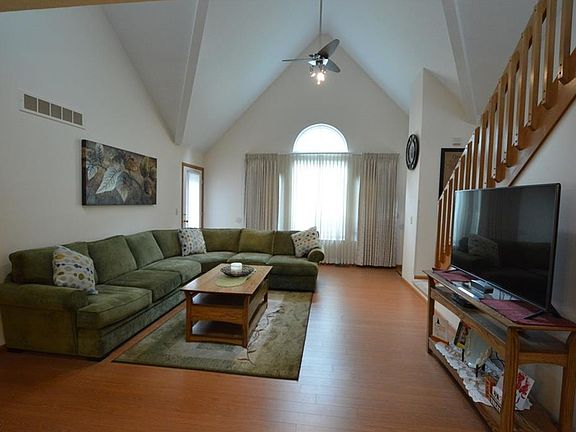 5th image of 822 Arboretum Cir