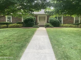 725 Kempton Rd, Knoxville, TN 37909