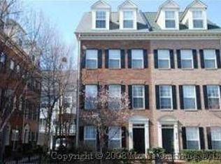 822 Capitol Square Pl SW, Washington, DC 20024