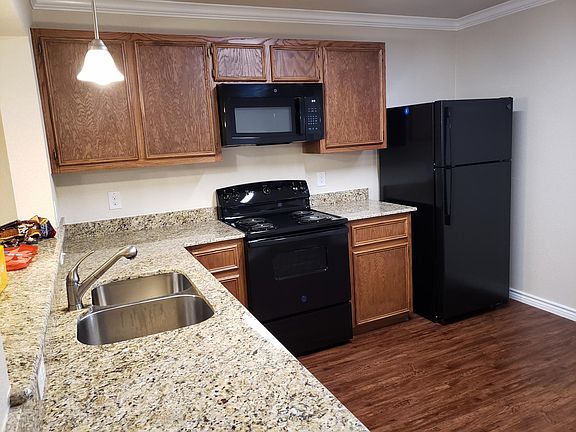 2nd image of 1338B Calle De Bronce