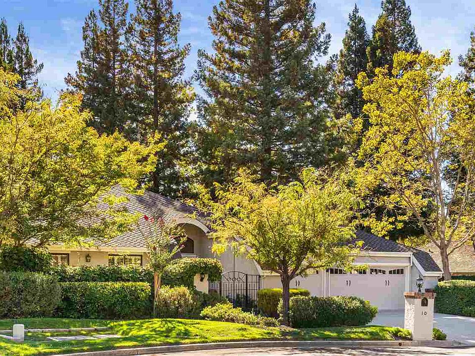 1st image of 10 Deer Meadow Ct
