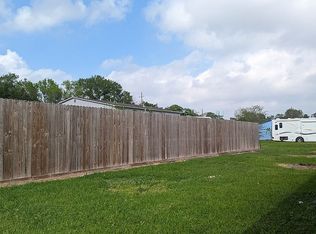 1018 W Greens Rd, Houston, TX 77067