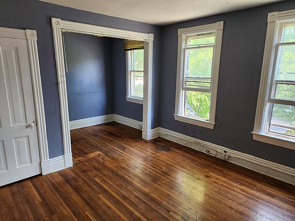 4th image of 999 Burr St Floor 2