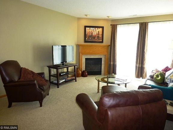 5th image of 448 Williamsburg Pl