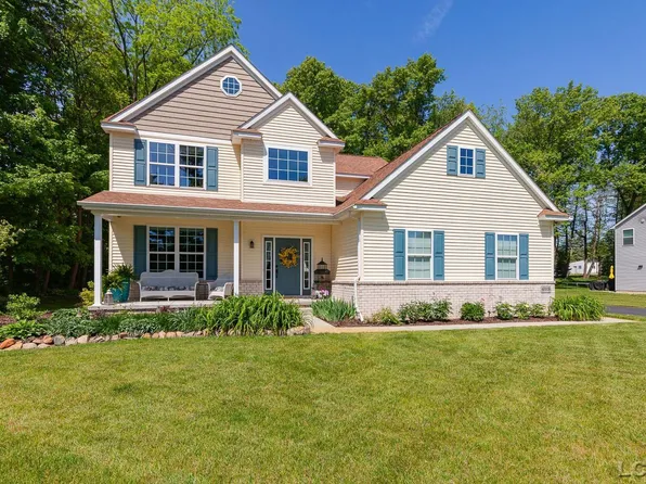 4018 McKenna Dr, Adrian, MI 49221