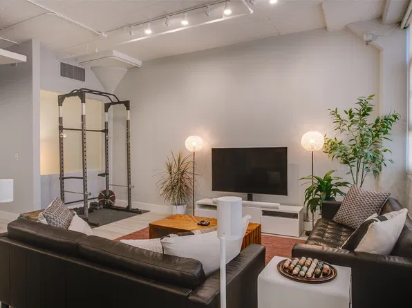 2600 W 7th St APT 2614, Fort Worth, TX 76107
