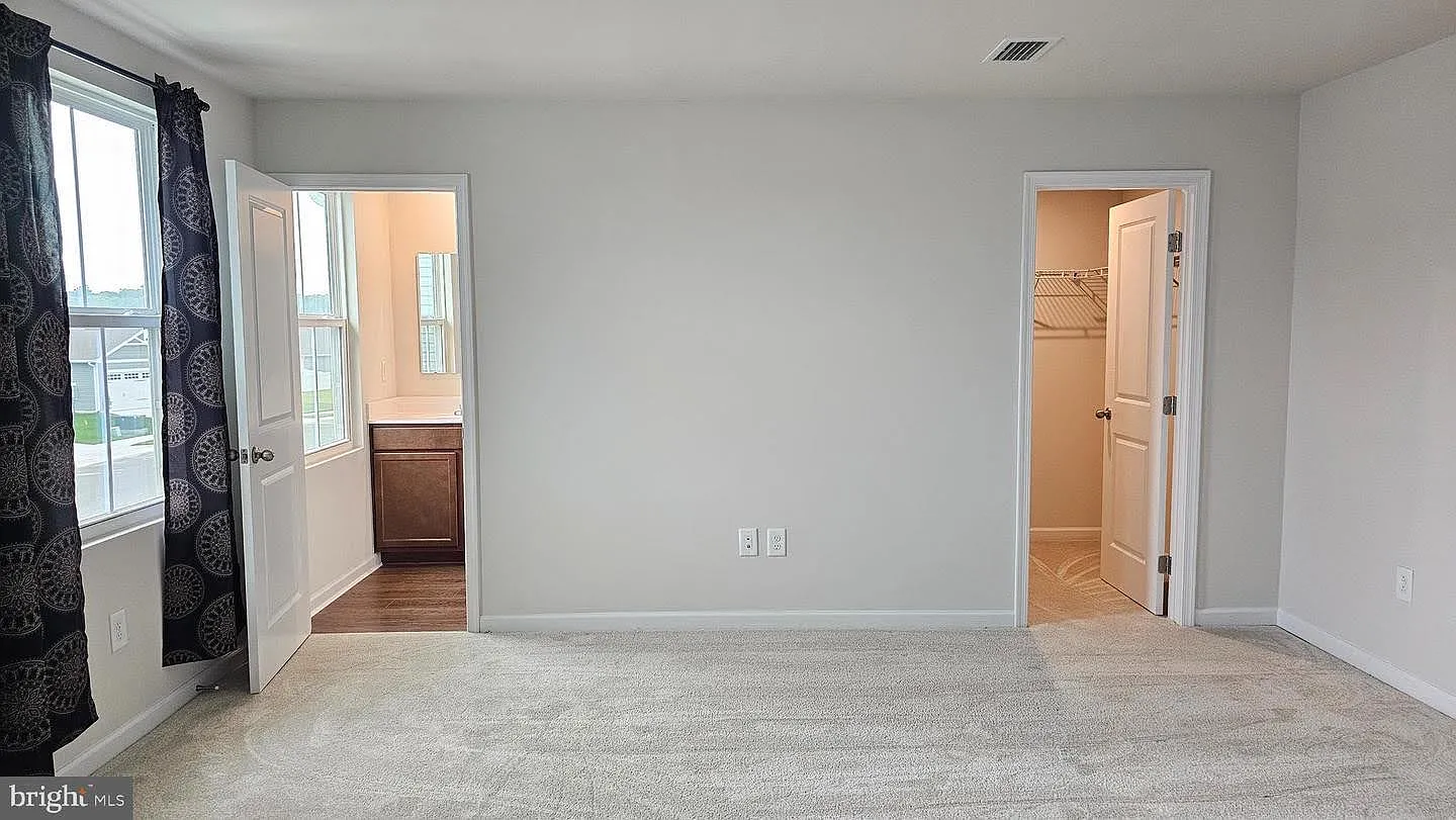 3 bed, 2.5 bath, 1440 sqft, $2,500 — Photo 4