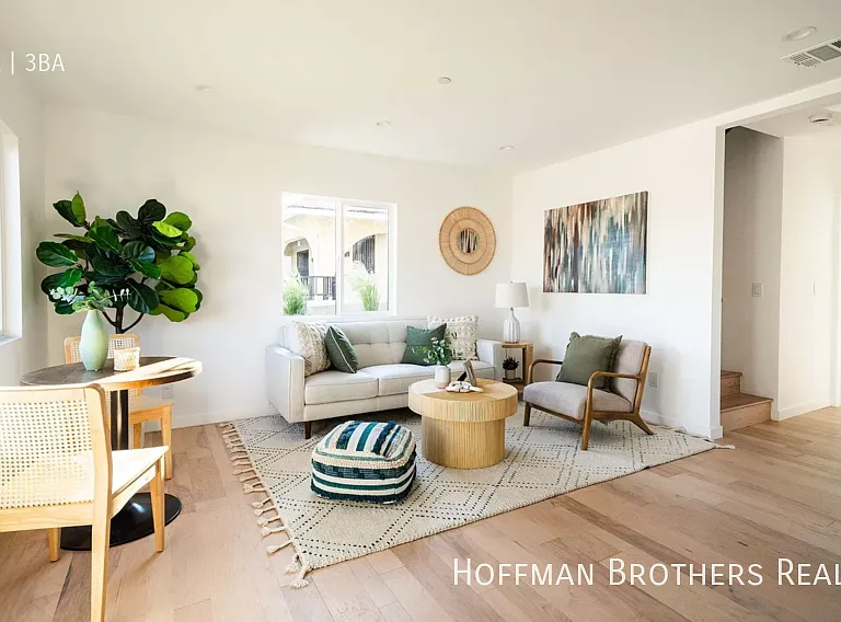 2681 Roseview Ave — Photo 3